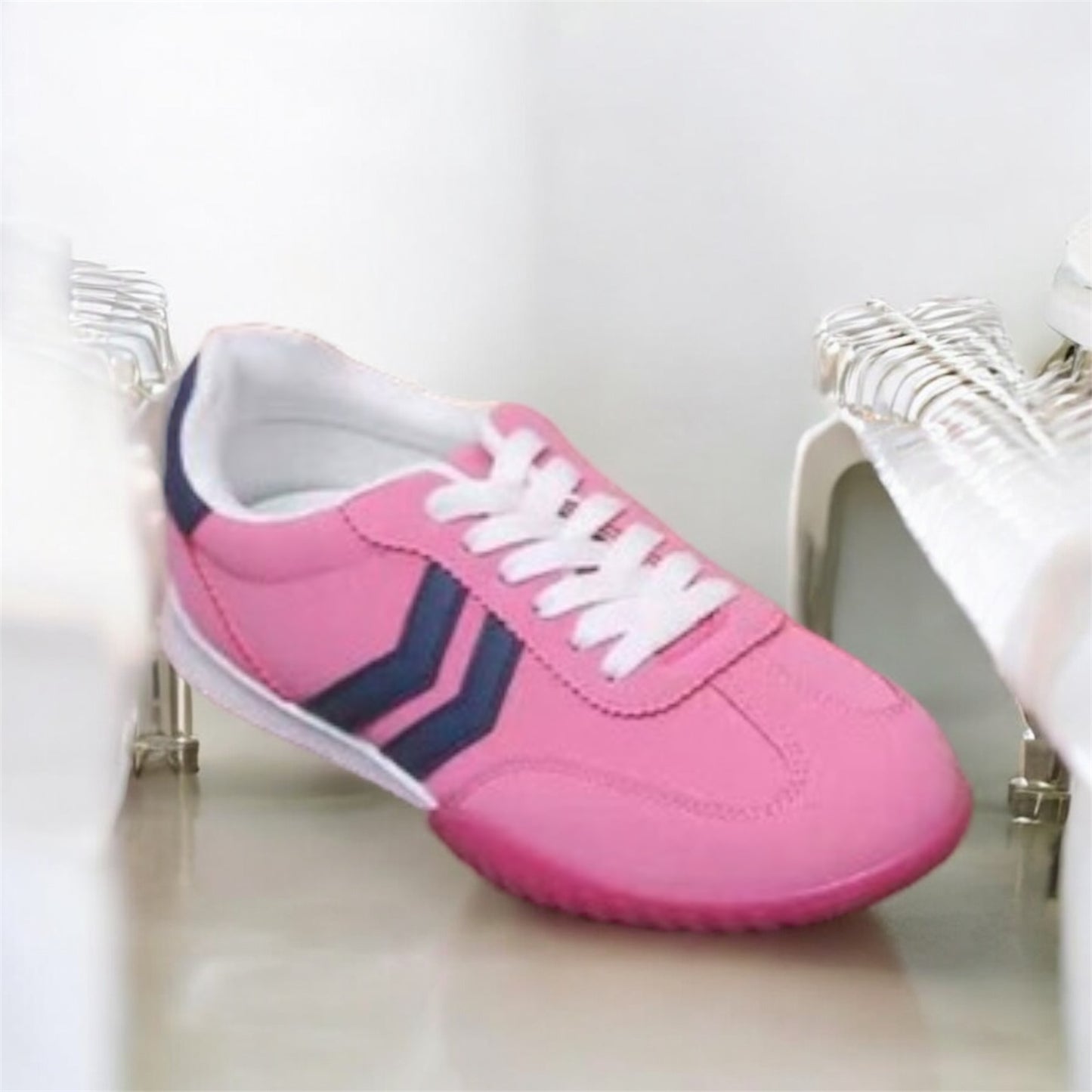Statement Sneaker – Pink Power Vibes