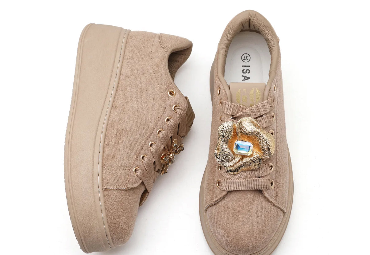 Sneaker in Veloursleder Optik mit Schmuck Details in 3 Farben