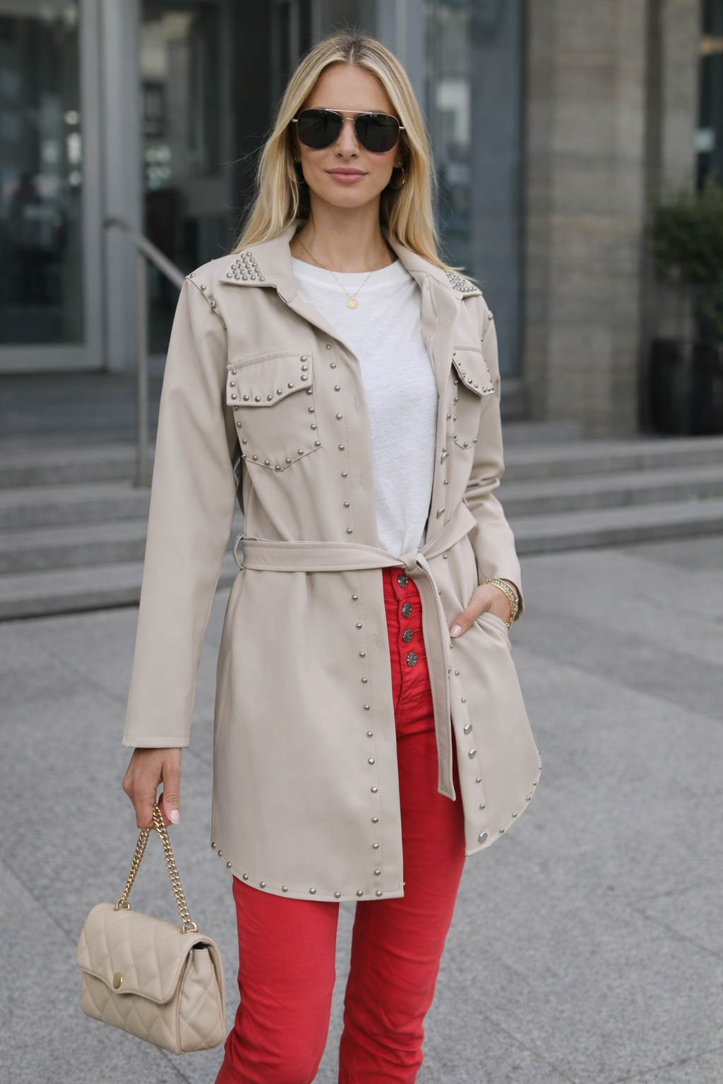 ✨ Edle Jacke mit exklusiven Nieten-Details ✨