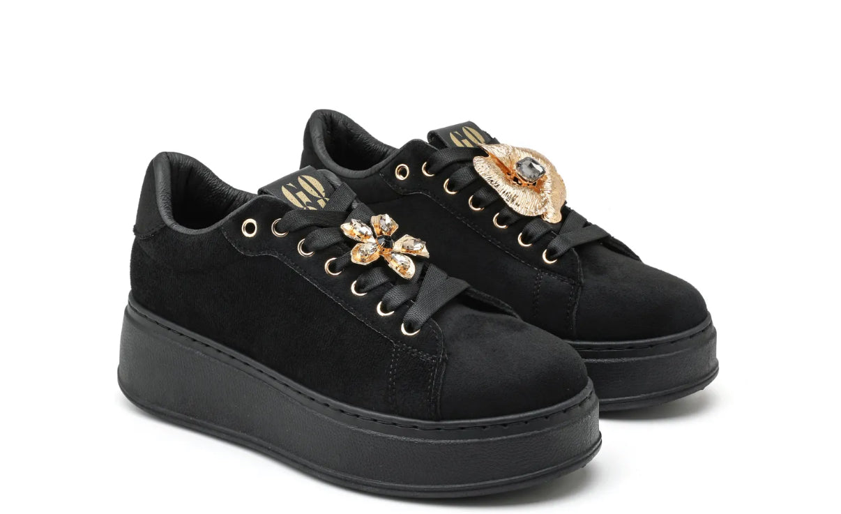 Sneaker in Veloursleder Optik mit Schmuck Details in 3 Farben