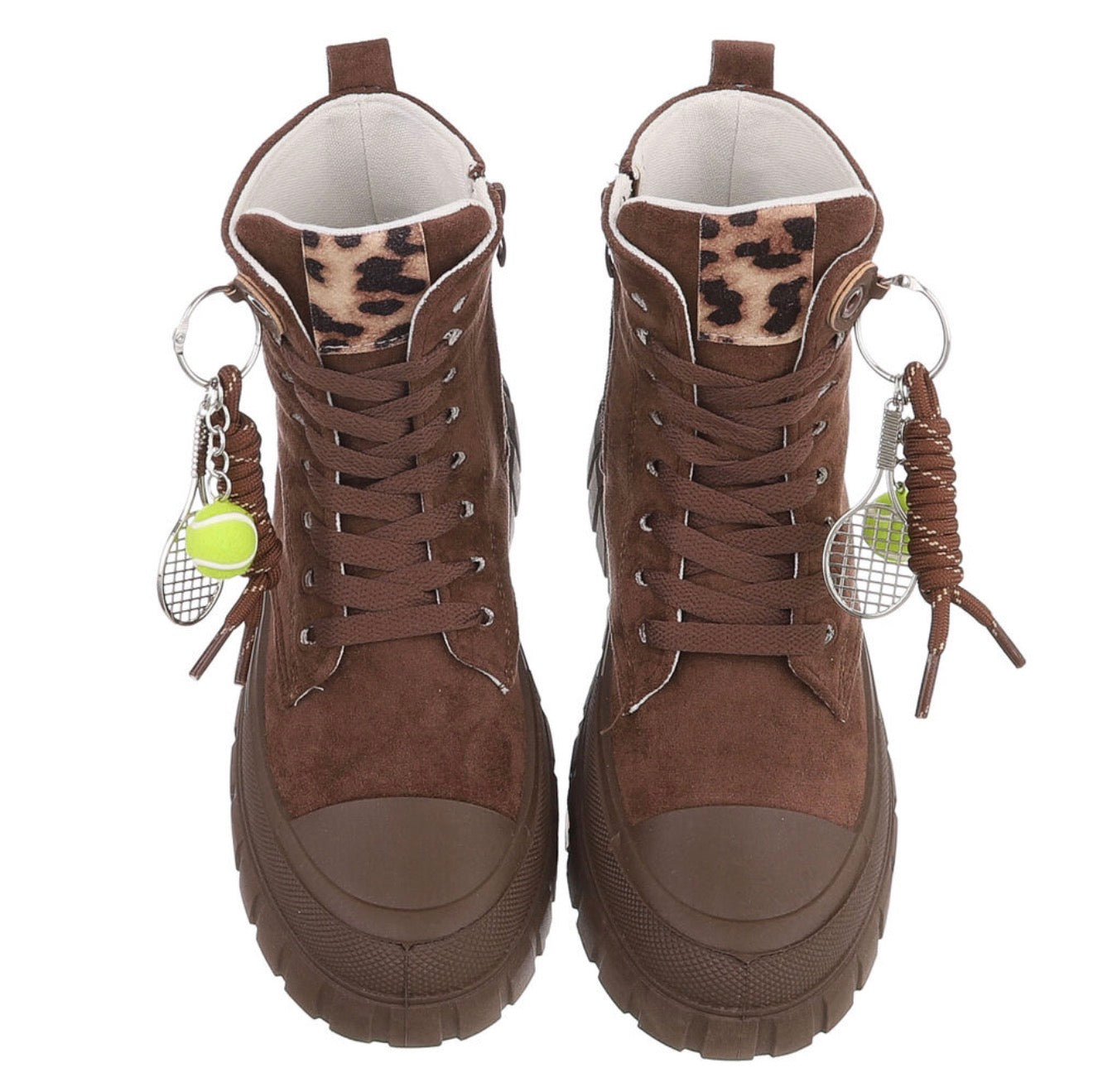 Leo High Sneaker Schoko – Chunky Style mit Tennis-Anhänger