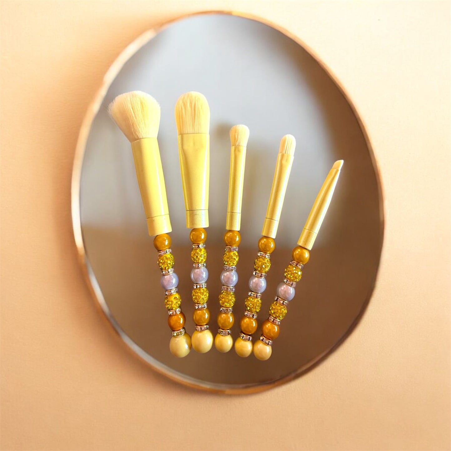 Handmade Glam – Make-up Pinsel Set der besonderen Art!
Einzigartig. Funkelnd. Mit Liebe gemacht.