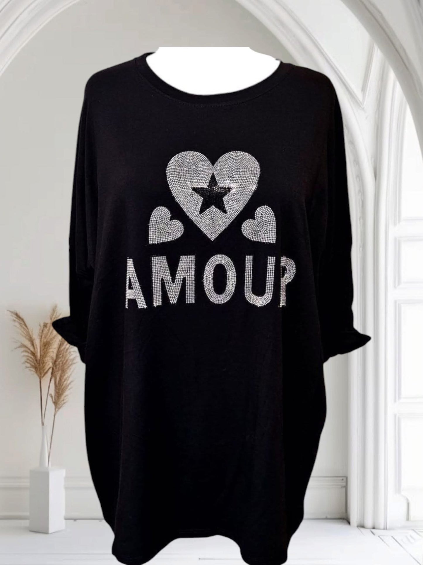 Oversize-Shirt “AMOUR” mit Strass-Details – Stilvoll & Bequem