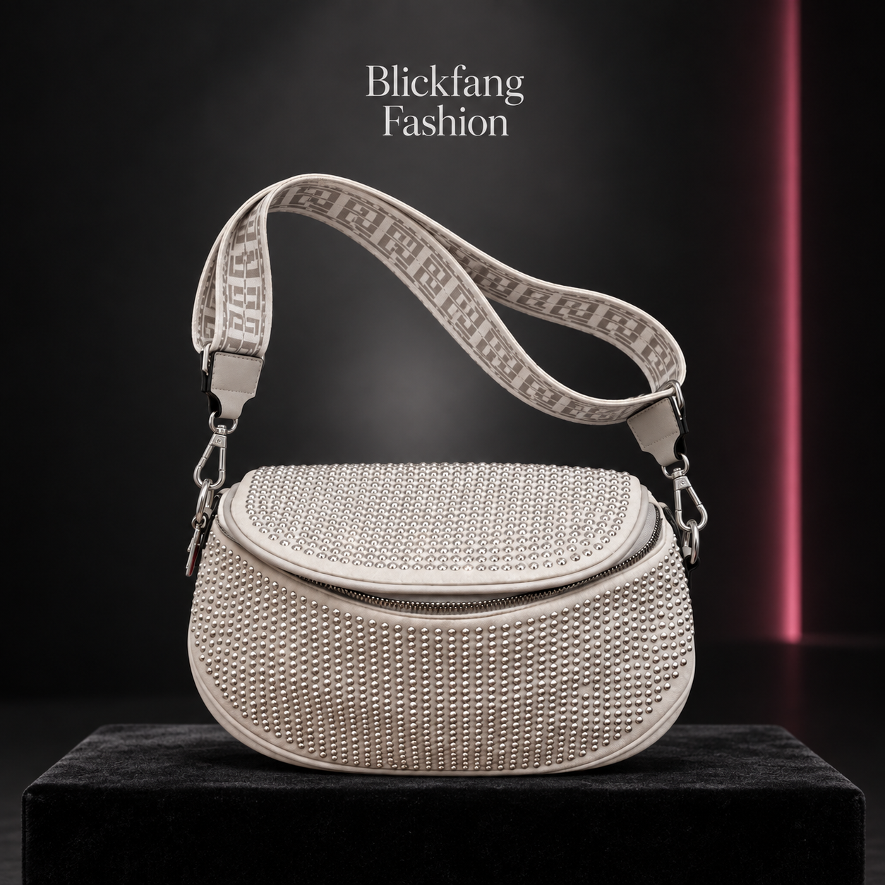 Crossbody-Bag in Creme mit Strassbesatz & Statement-Gurt