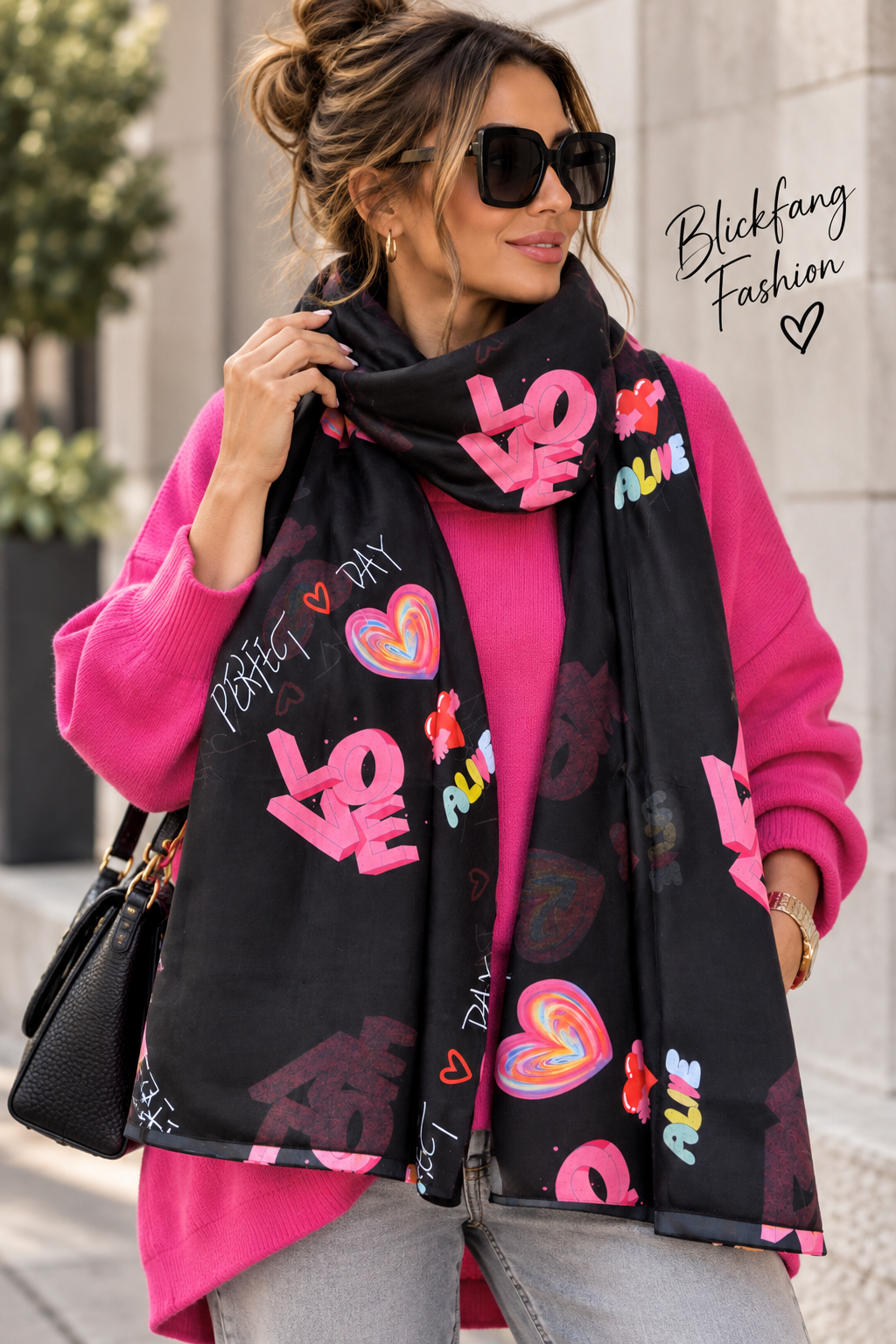 LOVE Statement Schal – Schwarz mit Herz & Good-Vibes-Print