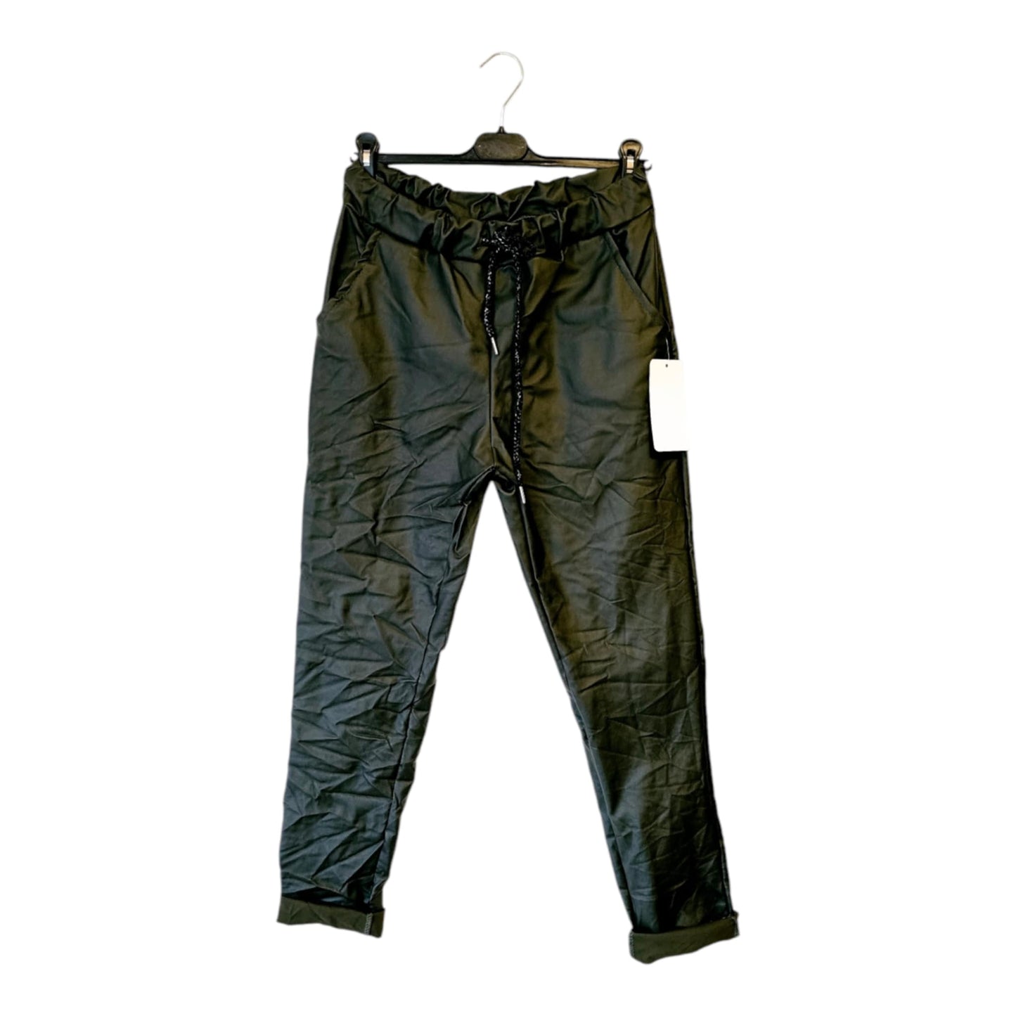 Kunstleder Schlupfhose im knitterlook mit Zierkordel