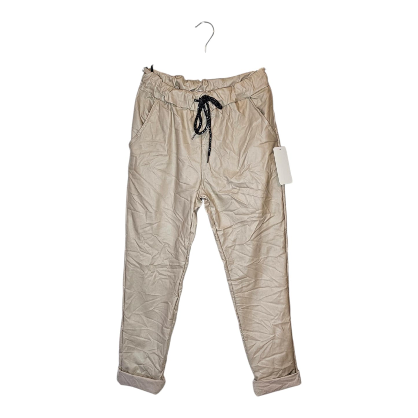 Kunstleder Schlupfhose im knitterlook mit Zierkordel