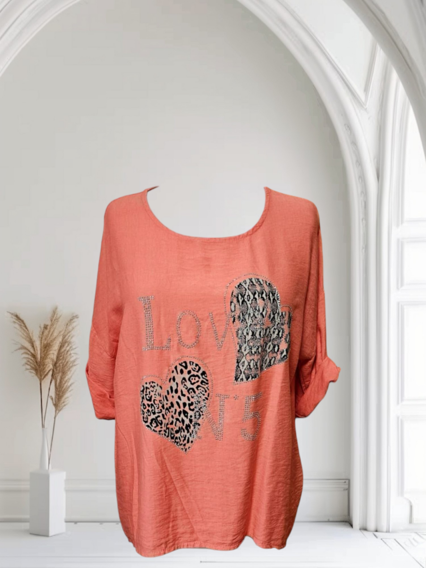 Damen Oversize Bluse "Love N°5" – Pink mit Animal-Print Herzen