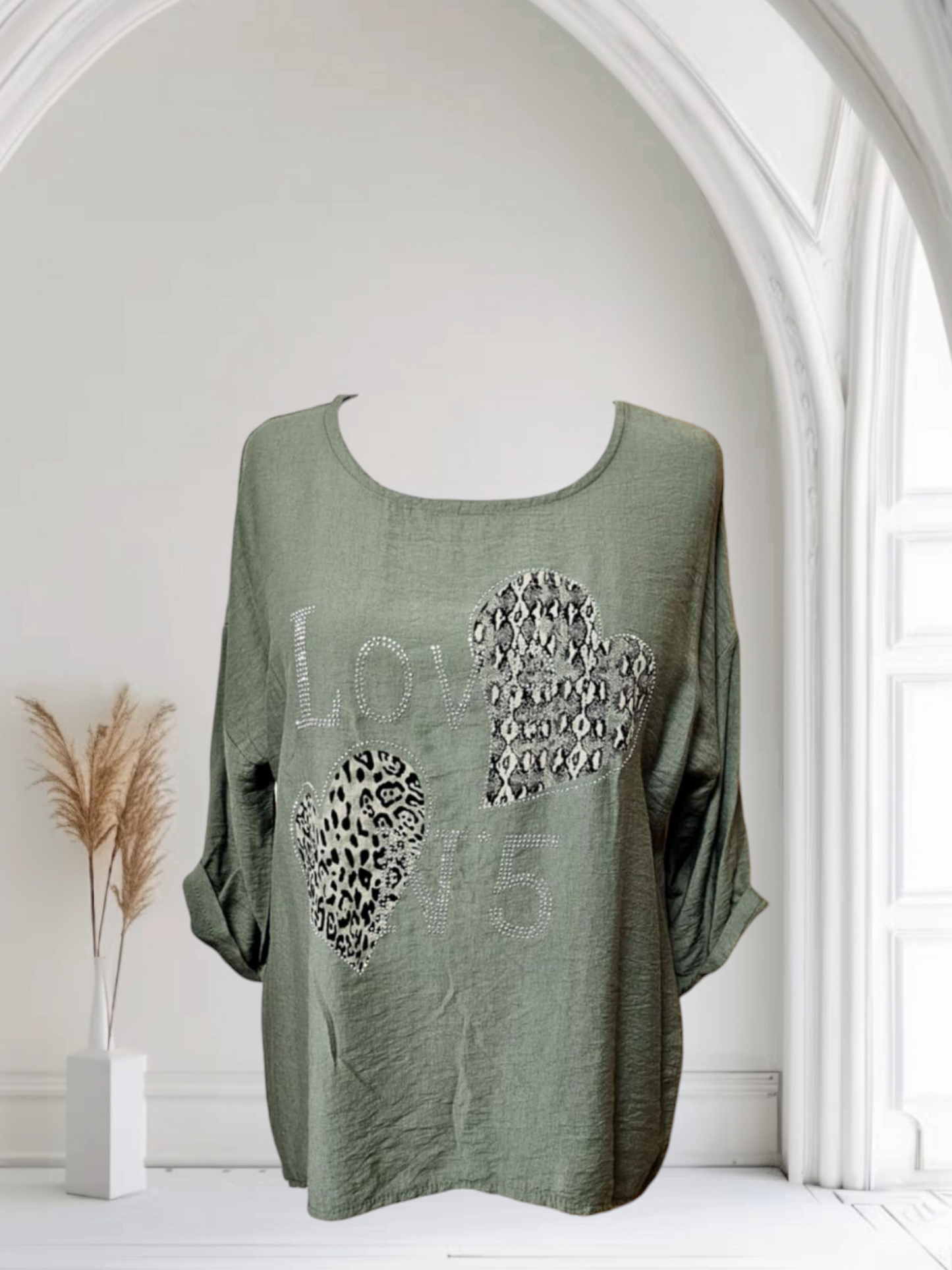 Damen Oversize Bluse "Love N°5" – Pink mit Animal-Print Herzen