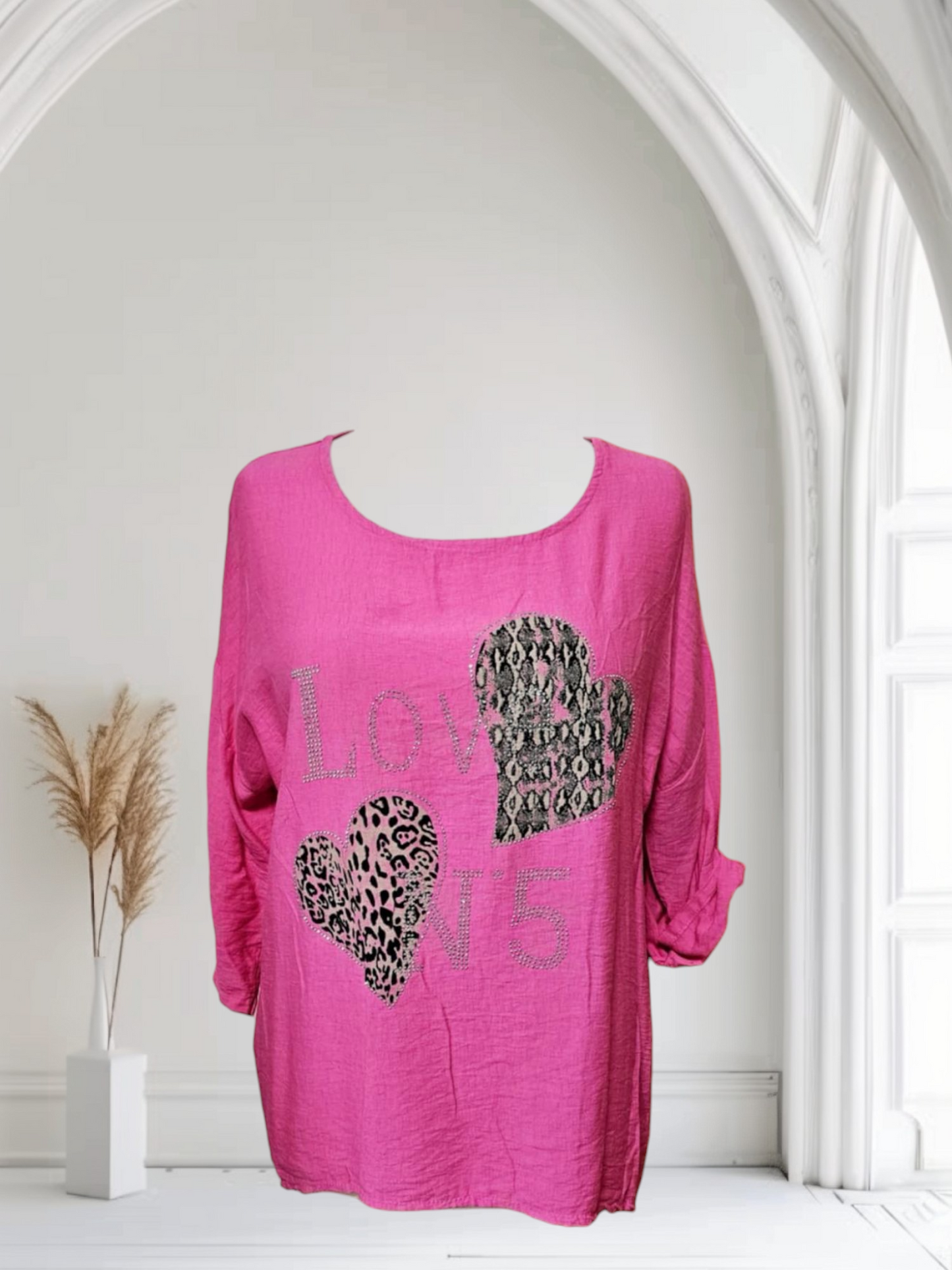 Damen Oversize Bluse "Love N°5" – Pink mit Animal-Print Herzen
