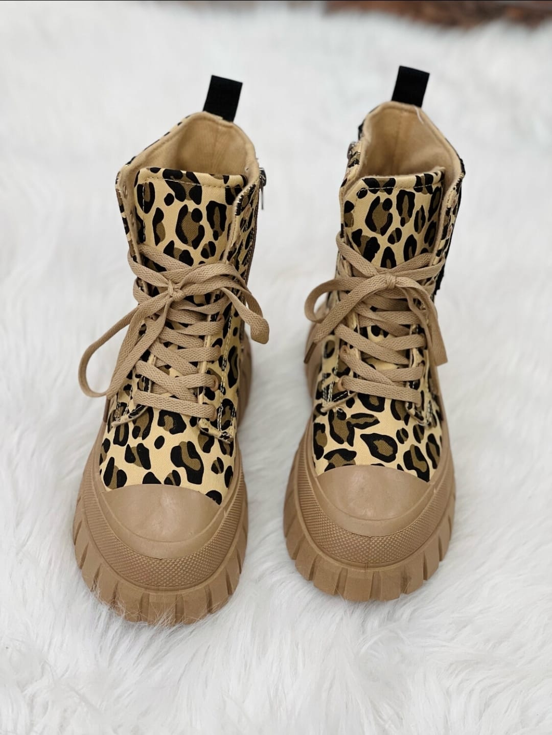 High Sneaker Leo Wild