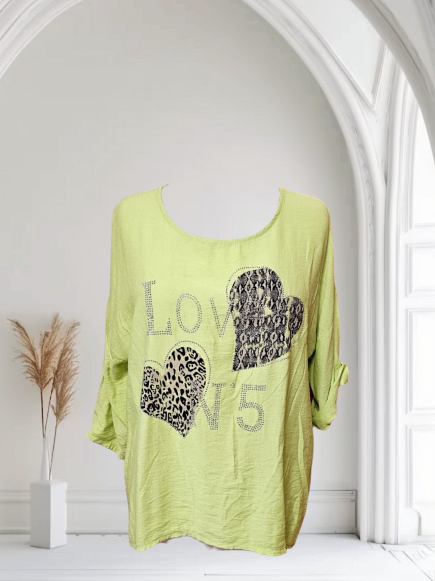 Damen Oversize Bluse "Love N°5" – Pink mit Animal-Print Herzen