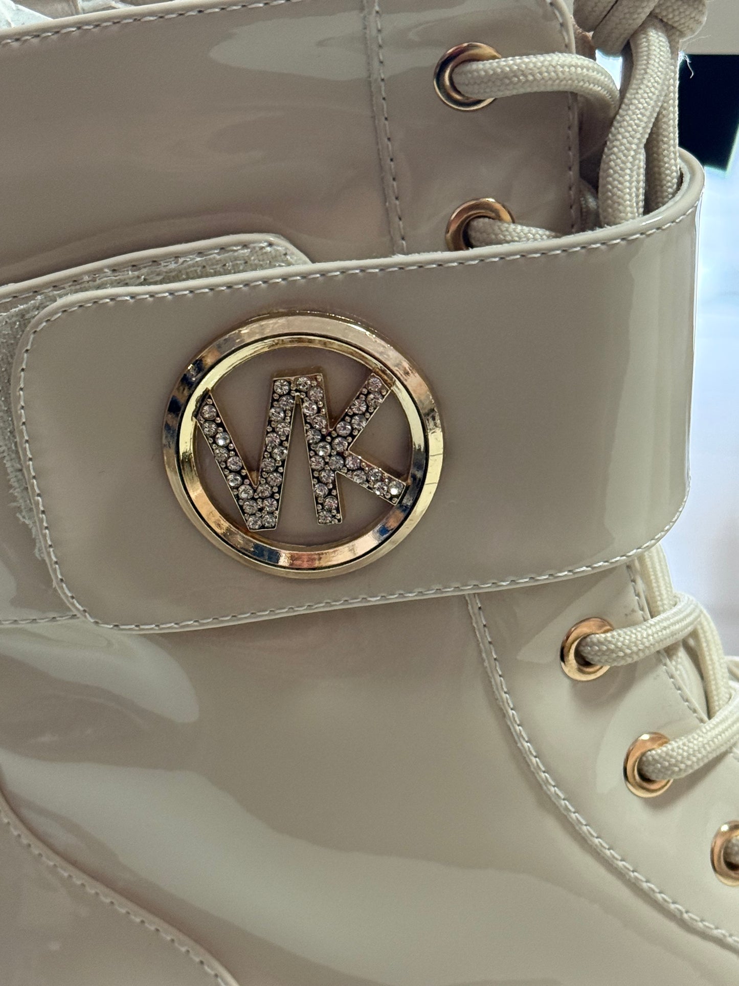 Der Boot, der jedes Outfit veredelt 💎