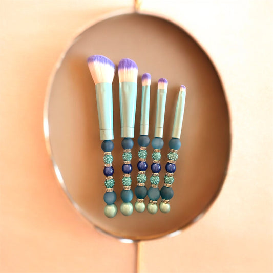 Handmade Glam – Make-up Pinsel Set der besonderen Art!
Einzigartig. Funkelnd. Mit Liebe gemacht.