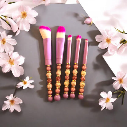 Handmade Glam – Make-up Pinsel Set der besonderen Art!
Einzigartig. Funkelnd. Mit Liebe gemacht.