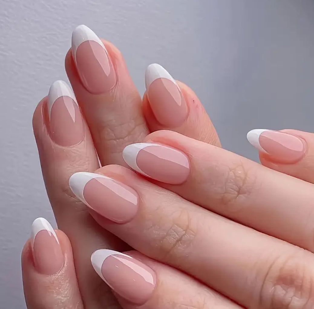 Press on NAILS in 4 Verschiedenen French Farben