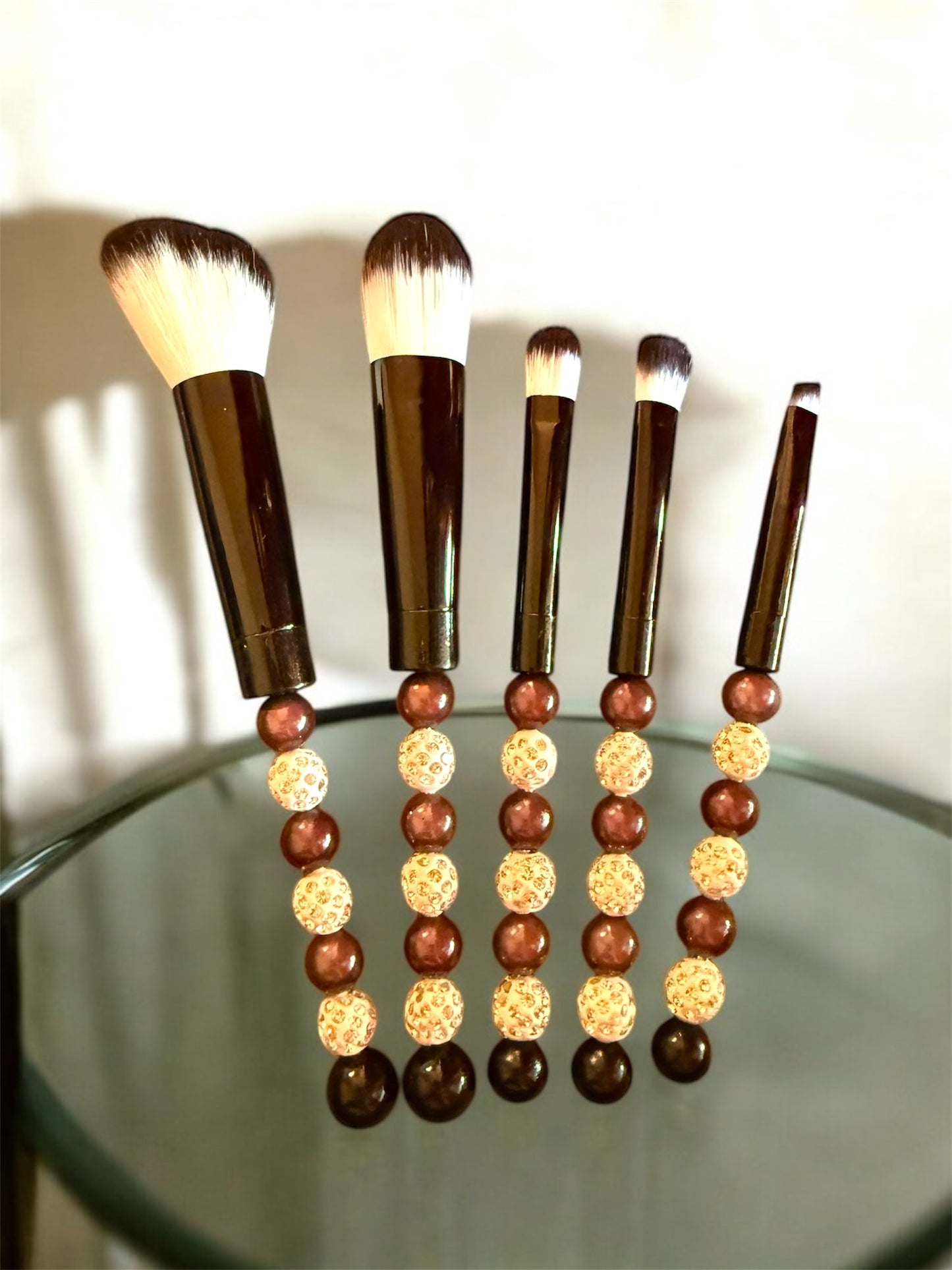 Handmade Glam – Make-up Pinsel Set der besonderen Art!
Einzigartig. Funkelnd. Mit Liebe gemacht.