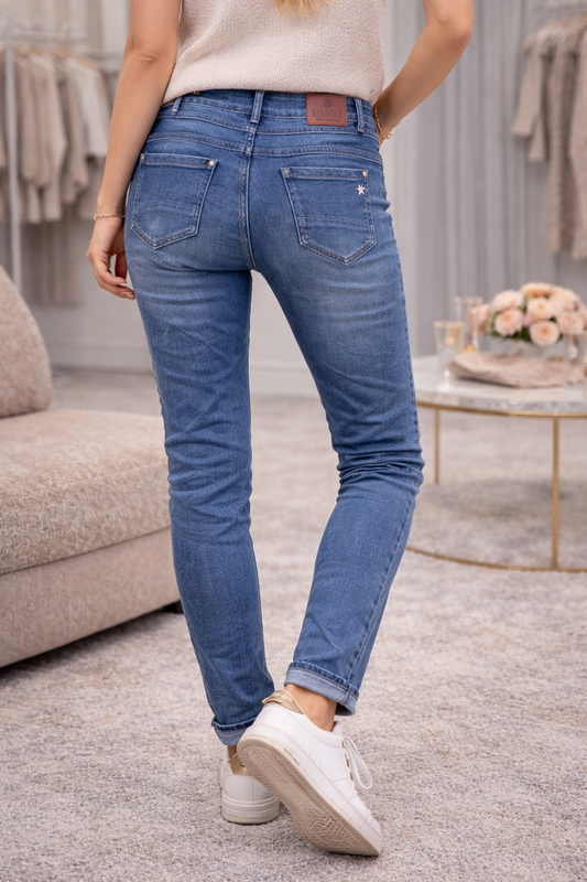 Karostar Jeans mit Schmuckknopfleiste