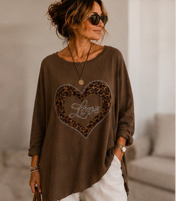 🤎 Blickfang Herbstliebling – Oversize Baumwollshirt mit Leo-Herz