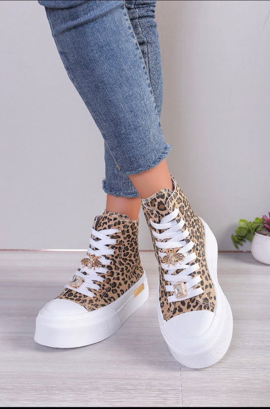 Leo Sneaker mit abnehmbaren Schmuck Elementen