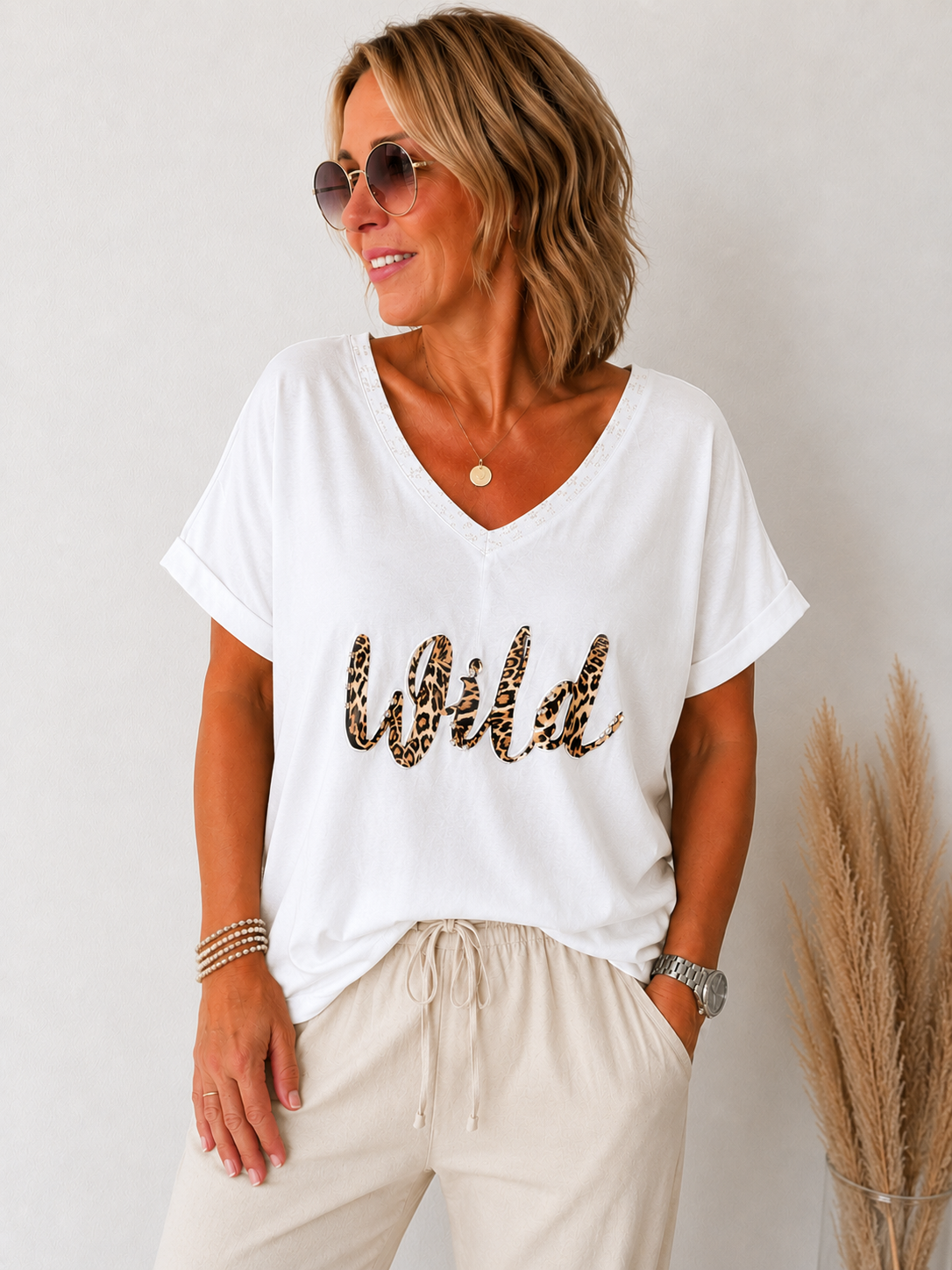 Wild V-Neck Shirt - lässiger Leo - Look