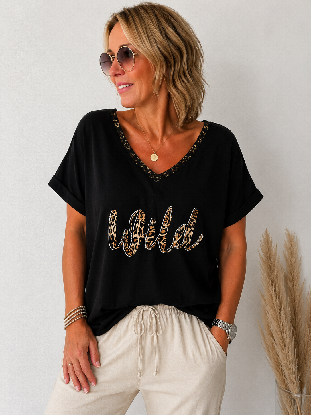 Wild V-Neck Shirt - lässiger Leo - Look