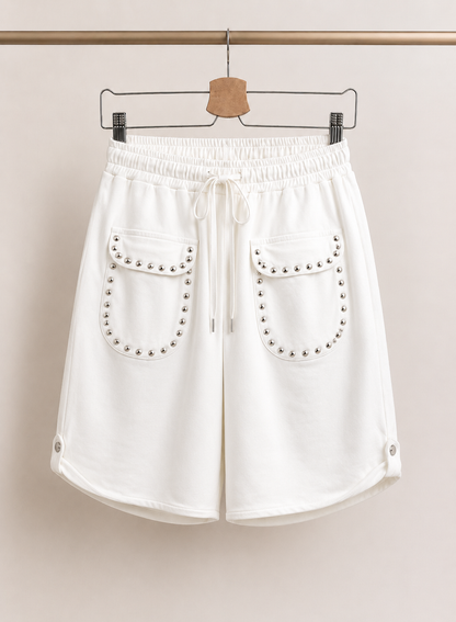 Sweat Short mit Nieten
