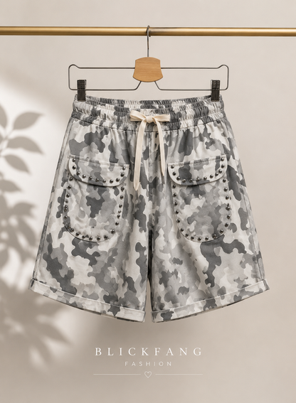 Sweat Short mit Nieten