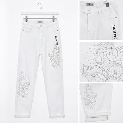 Mom Fit Jeans mit Strass & Stickerei