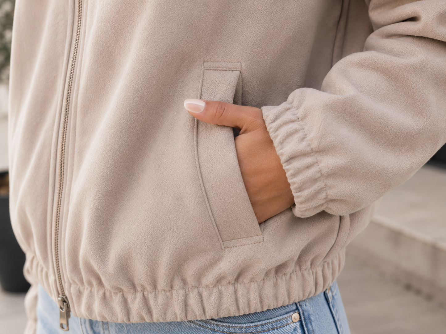 Trendige Kurzjacke in Beige – Kuschelig, modern & ein echtes Must-have 🤍