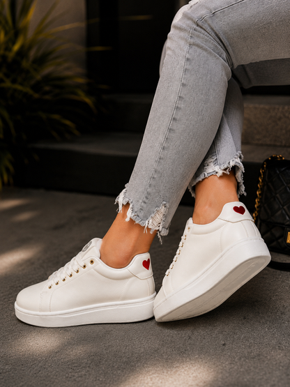 Trend Sneaker mit Smiley & Herz – der perfekte Alltagsbegleiter 🤍❤️