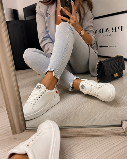 Trend Sneaker mit Smiley & Herz – der perfekte Alltagsbegleiter 🤍❤️