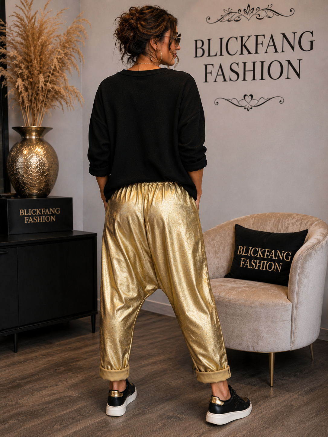 Metallic Haremshose Gold – Stylischer Statement-Look mit Leo-Detail | Blickfang Fashion