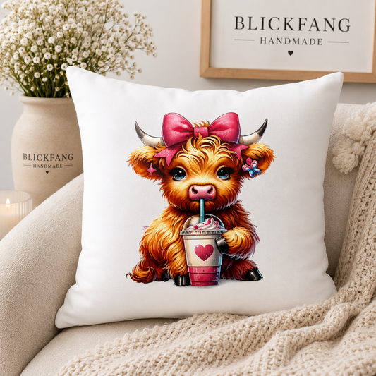 Kissenhülle „Highland-Kälbchen“ – 45 × 45 cm | Süßes Lieblingsstück für dein Zuhause