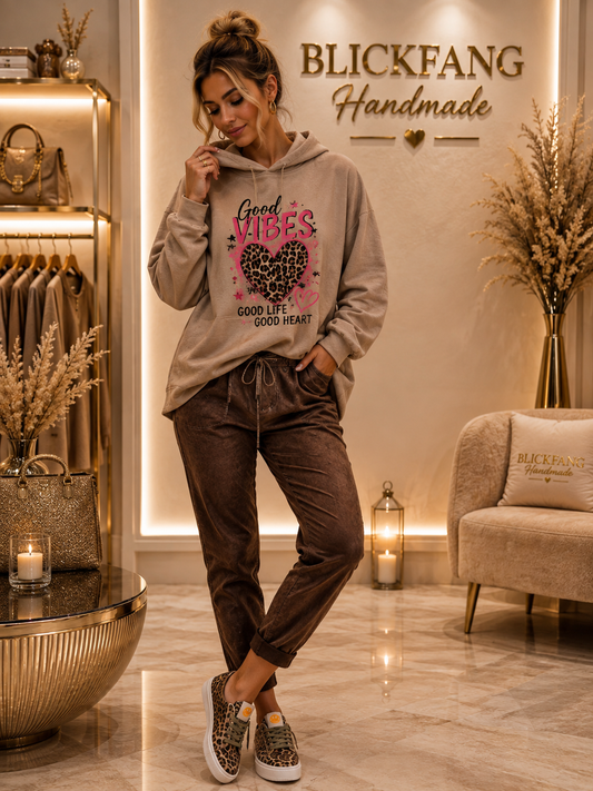 Good Vibes Buttersoft Hoodie – Leo Heart | Oversize 38–48/50