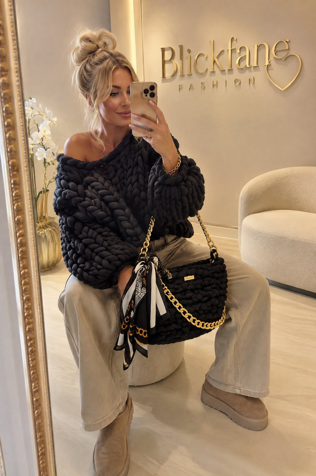 Handmade Statement Bag „Black & Gold“ ✨