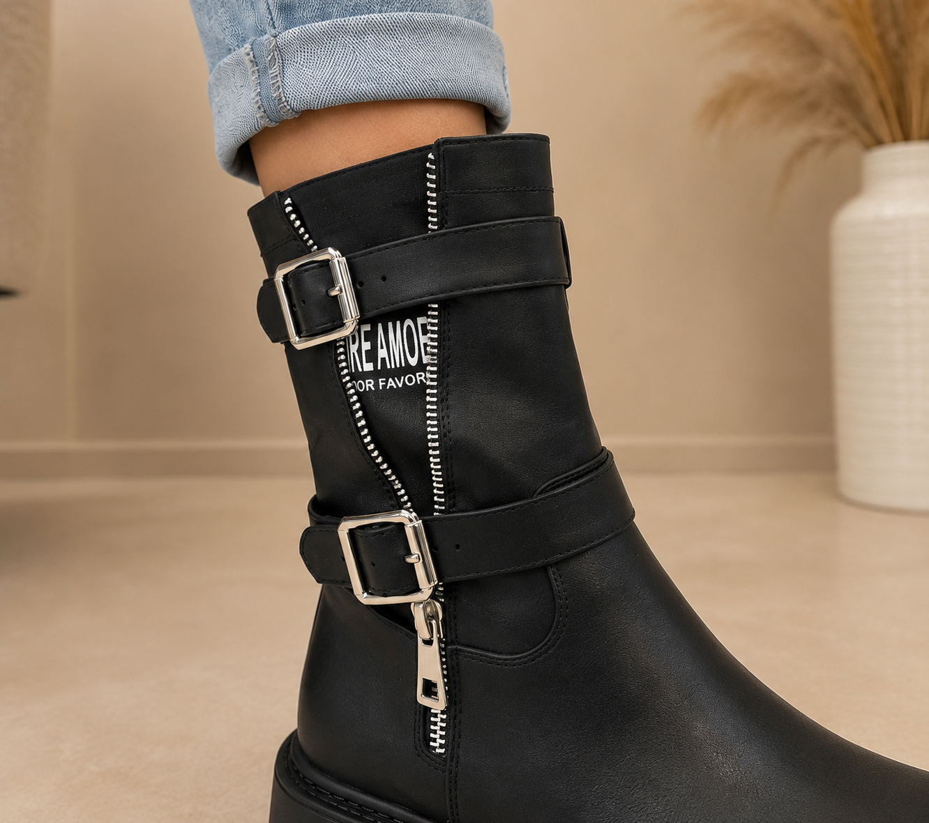 Statement Biker Boots – Black | Trend-Boots mit Schnallen