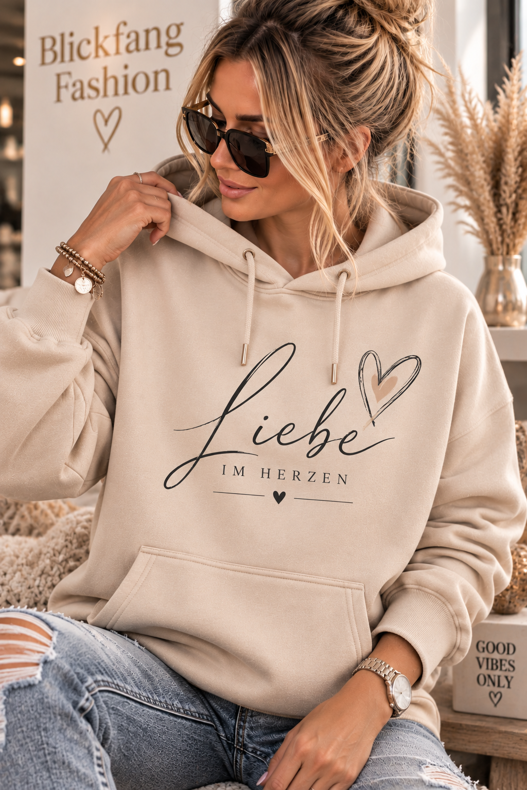Liebe im Herzen – Premium Hoodie 🤍