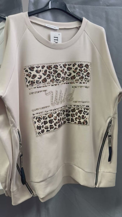 Wild Pullover viel Bling Bling mit Details